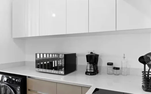 Estudio totalmente amueblado en SER Escalante – ¡Alquiler $900 USD mensuales!